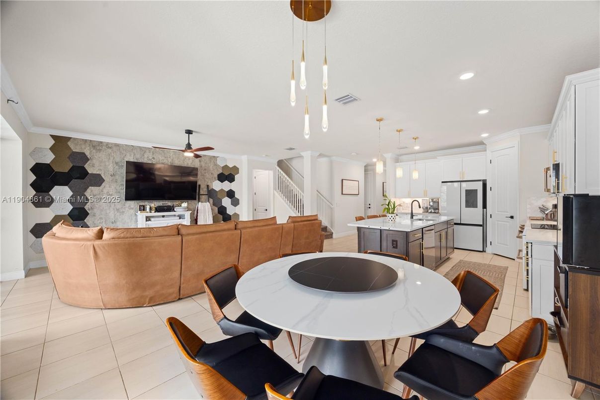 Dining room, Interior, Kitchen, Living room, Pendant Lights, Recessed Lighting, Stainless Steel Appliances