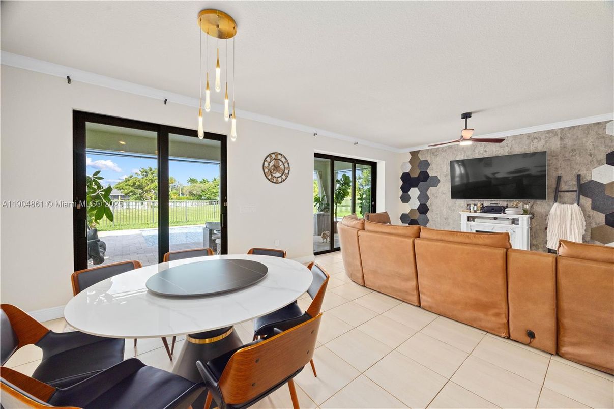 Dining room, Interior, Living room, Pendant Lights