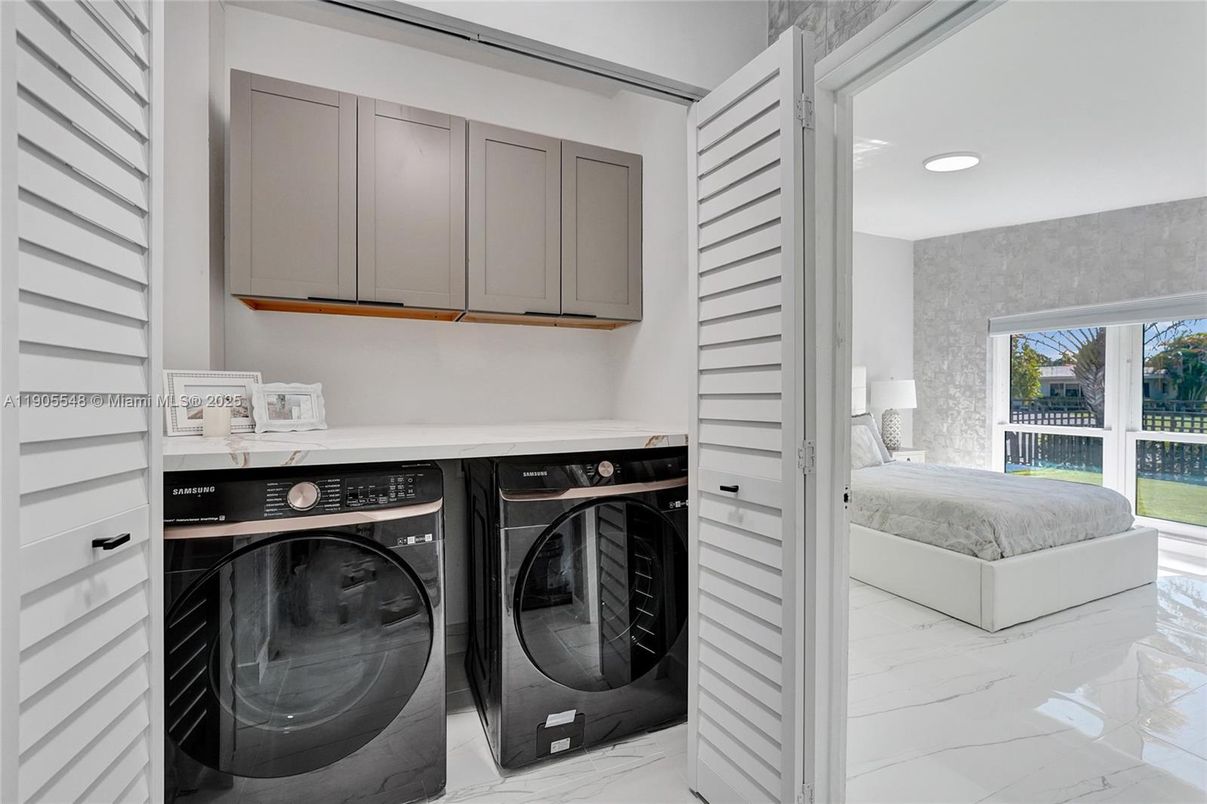 Bedroom, Interior, Marble, Recessed Lighting, Utility Closets, Washer