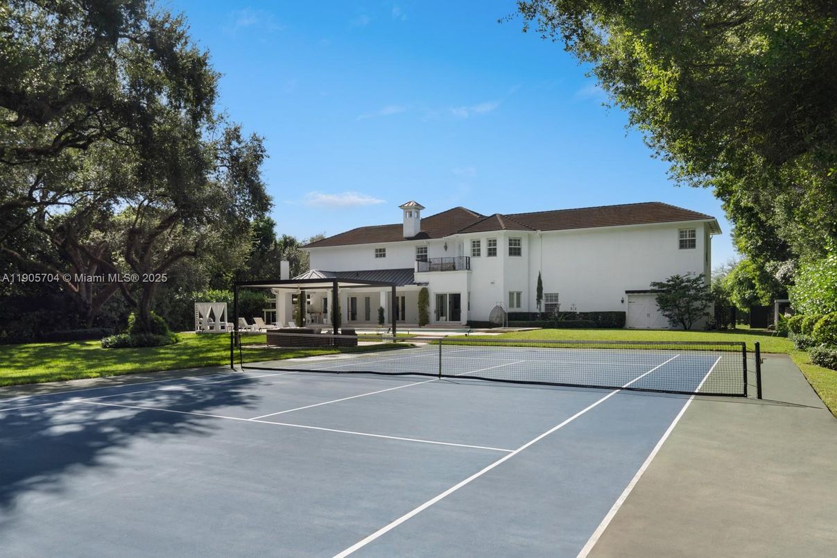 Exterior, Tennis Courts