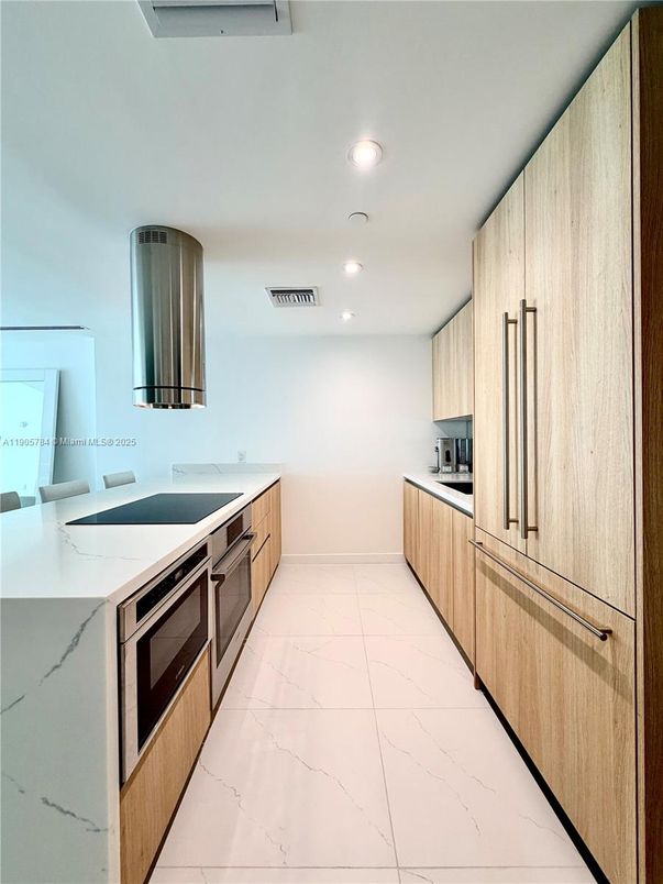 Interior, Kitchen, Marble, Recessed Lighting