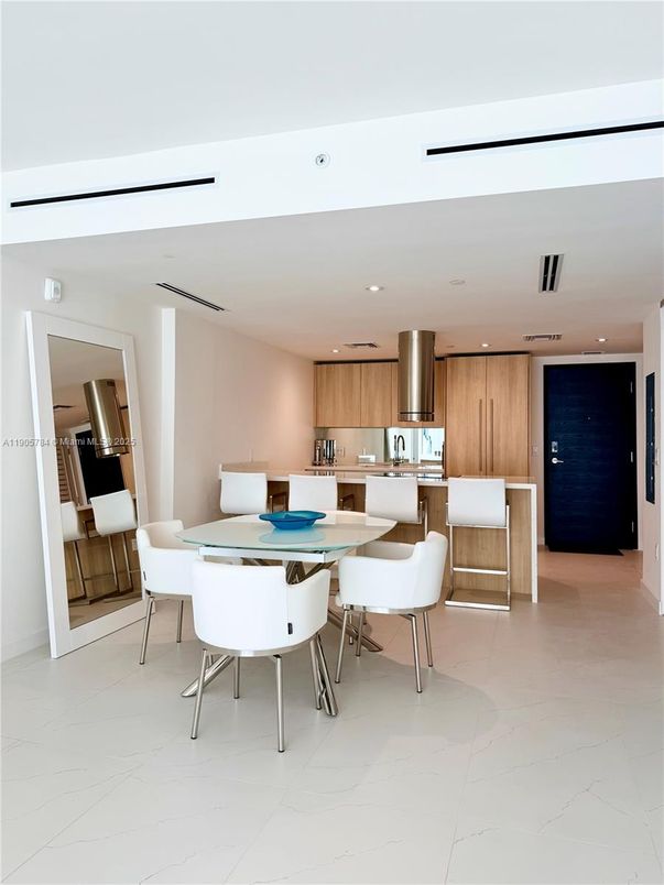 Dining room, Interior, Kitchen, Marble, Recessed Lighting