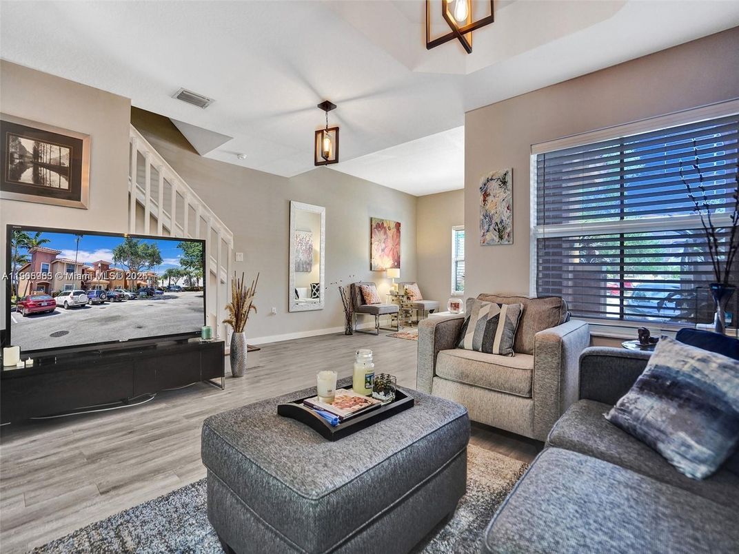 Interior, Living room, Pendant Lights, Wood Texture Flooring
