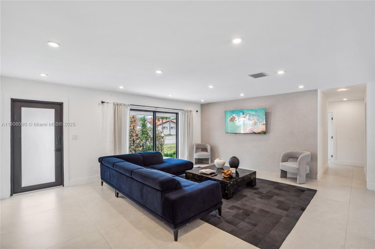 Fireplace, Interior, Living room, Recessed Lighting