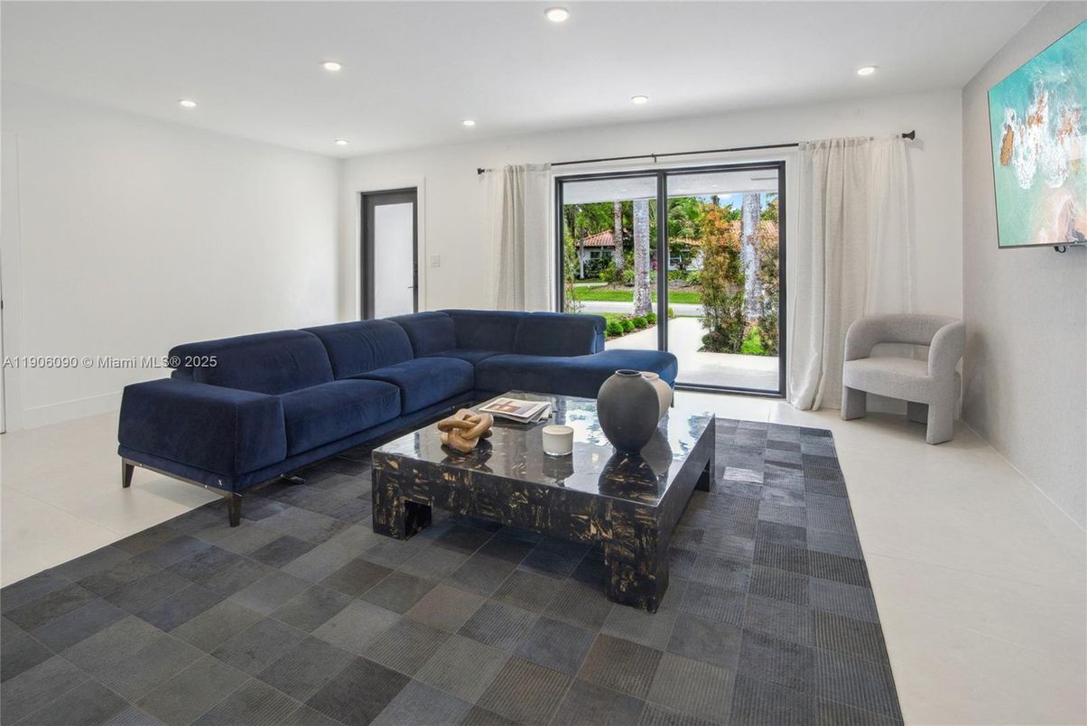 Interior, Living room, Recessed Lighting