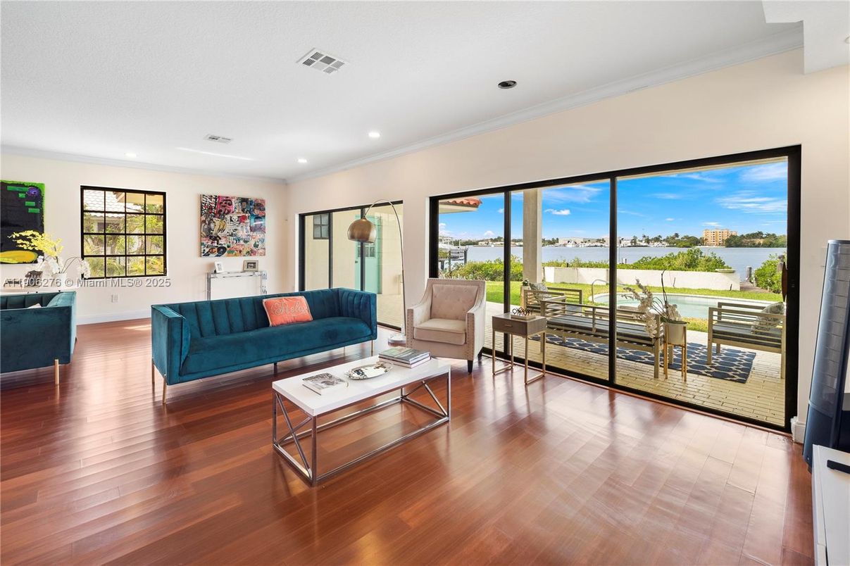 Interior, Living room, Recessed Lighting, Water, Wood Texture Flooring