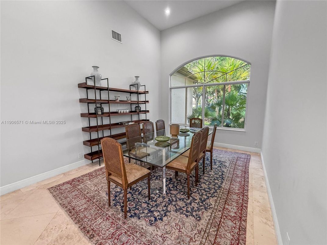Dining room, Interior, Recessed Lighting