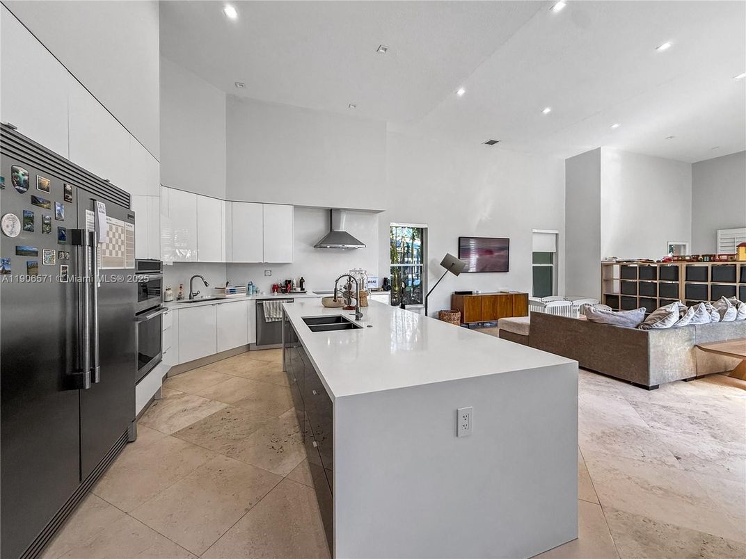 Interior, Kitchen, Living room, Recessed Lighting, Stainless Steel Appliances