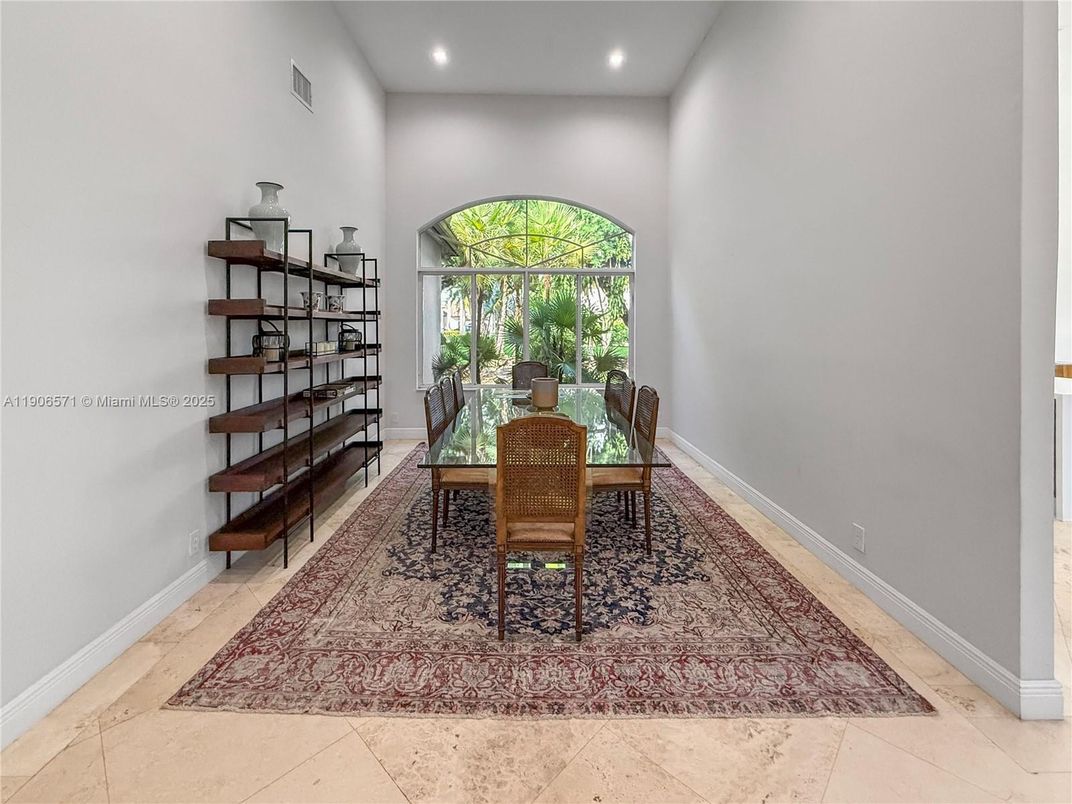 Dining room, Interior, Recessed Lighting