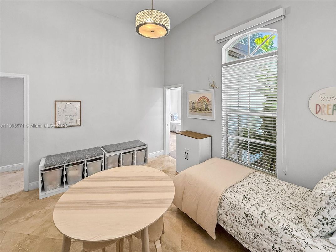 Bedroom, Interior, Pendant Lights