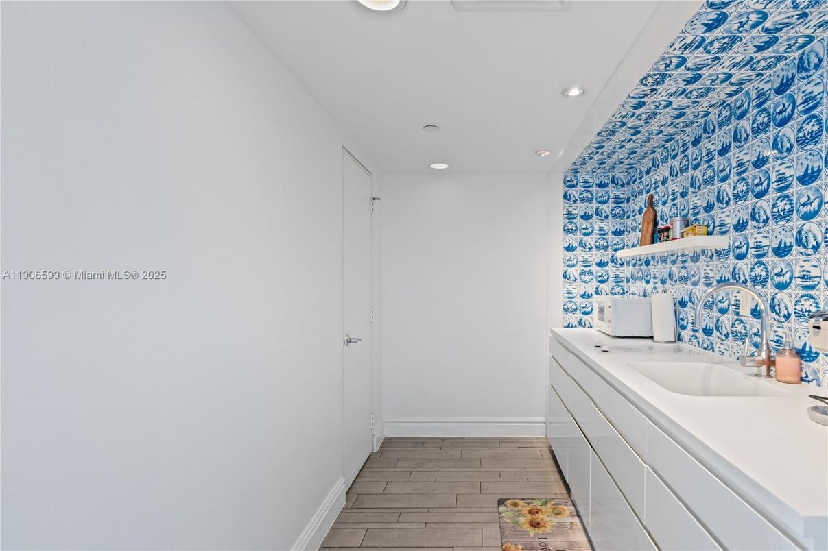 Bathroom, Interior, Recessed Lighting, Wood Texture Flooring