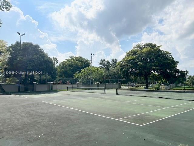 Exterior, Tennis Courts