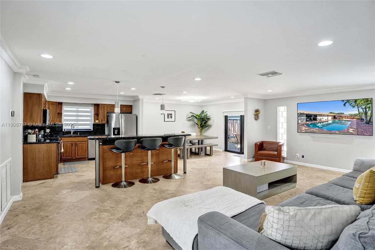 Interior, Kitchen, Living room, Pendant Lights, Recessed Lighting, Stainless Steel Appliances