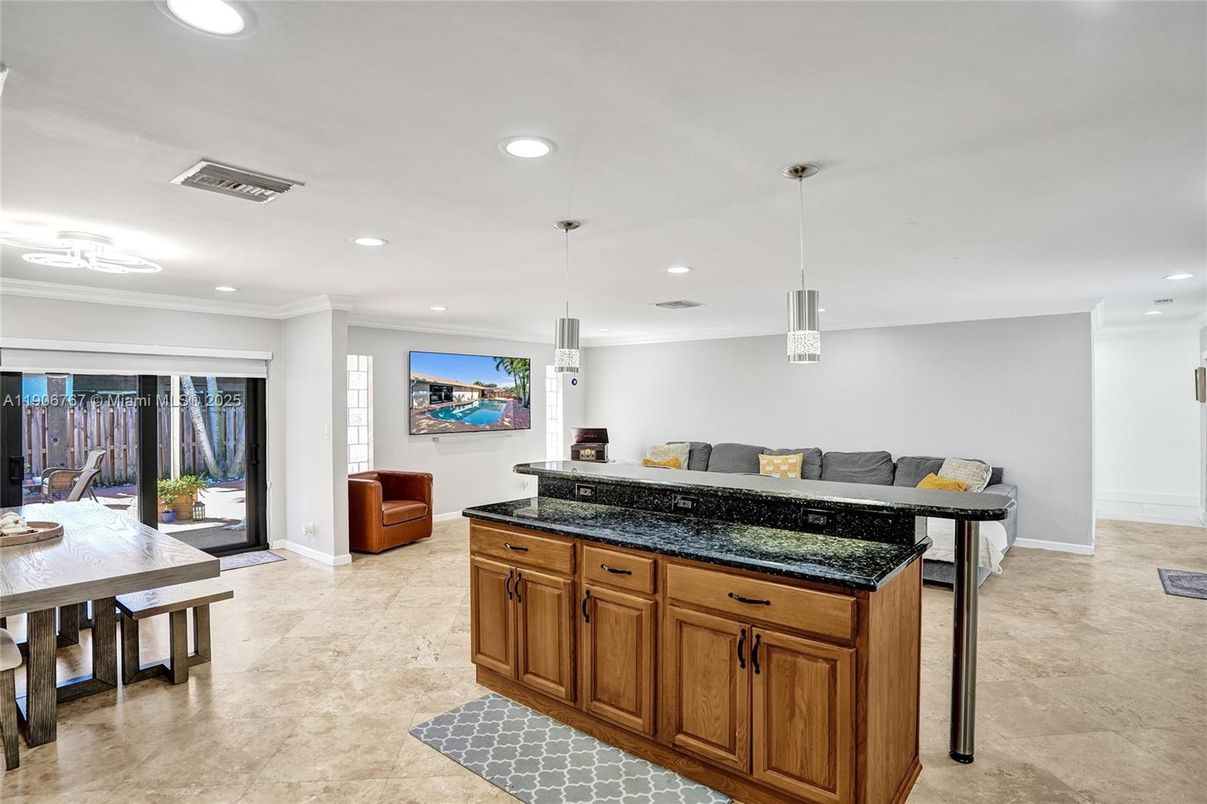 Dining room, Interior, Kitchen, Pendant Lights, Recessed Lighting
