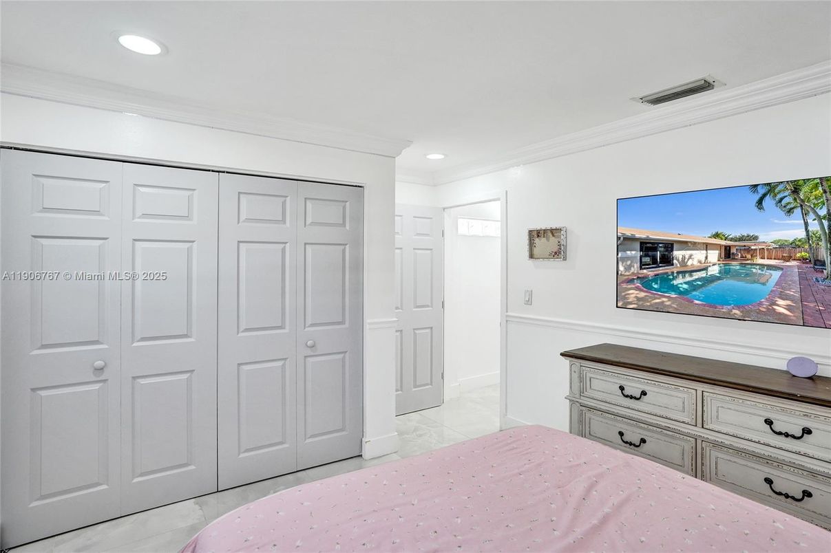 Bedroom, Interior, Recessed Lighting