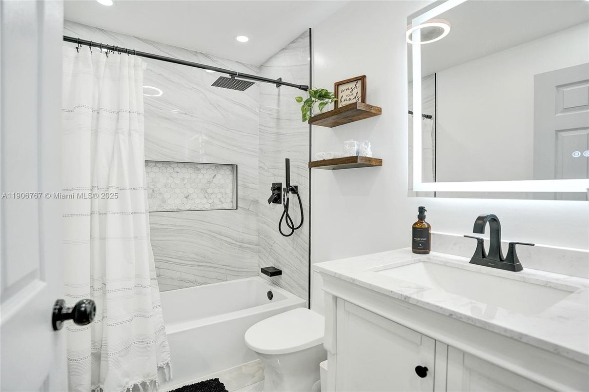 Bathroom, Interior, Marble Walls, Recessed Lighting