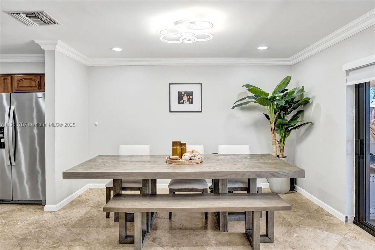 Dining room, Interior, Recessed Lighting