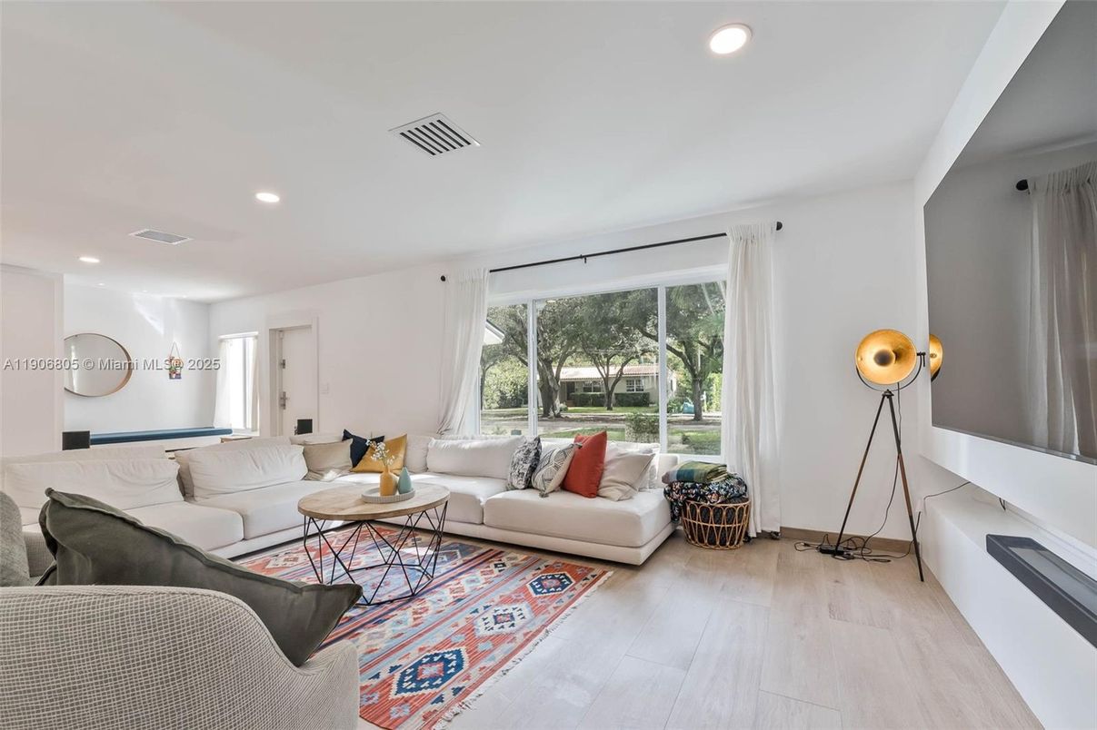 Interior, Living room, Recessed Lighting, Wood Texture Flooring