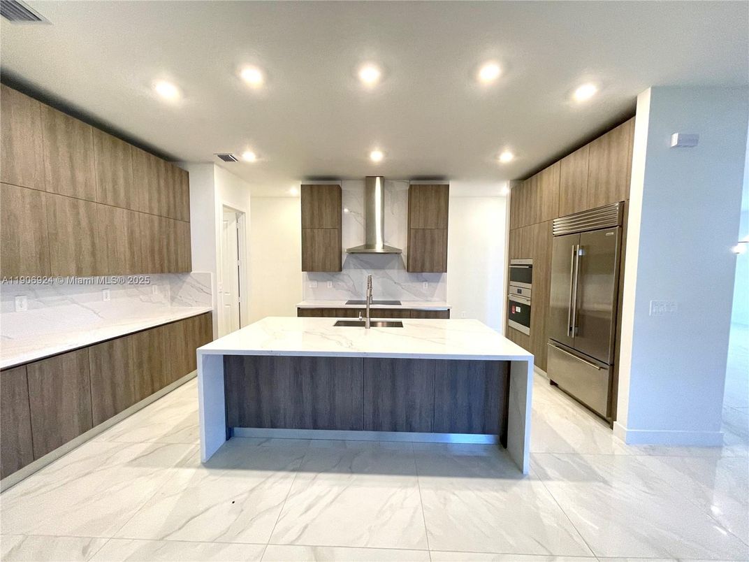 Interior, Kitchen, Marble, Recessed Lighting