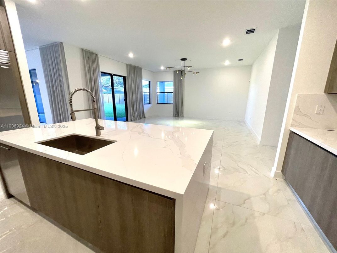 Interior, Kitchen, Marble, Recessed Lighting