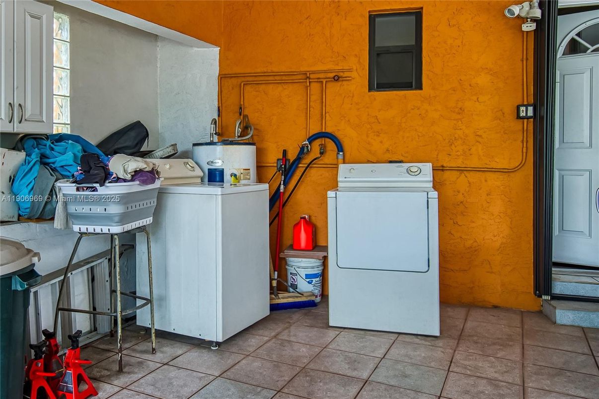 Interior, Washer