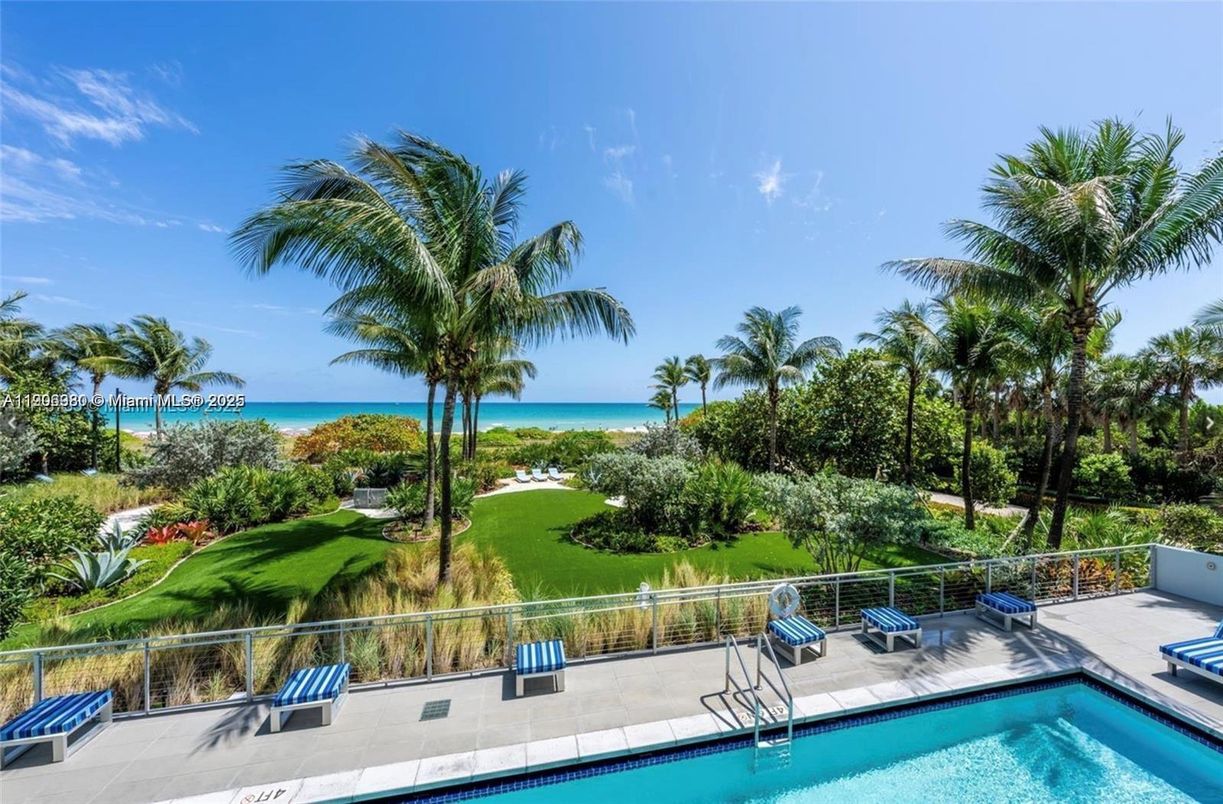 Exterior, Pool, Water