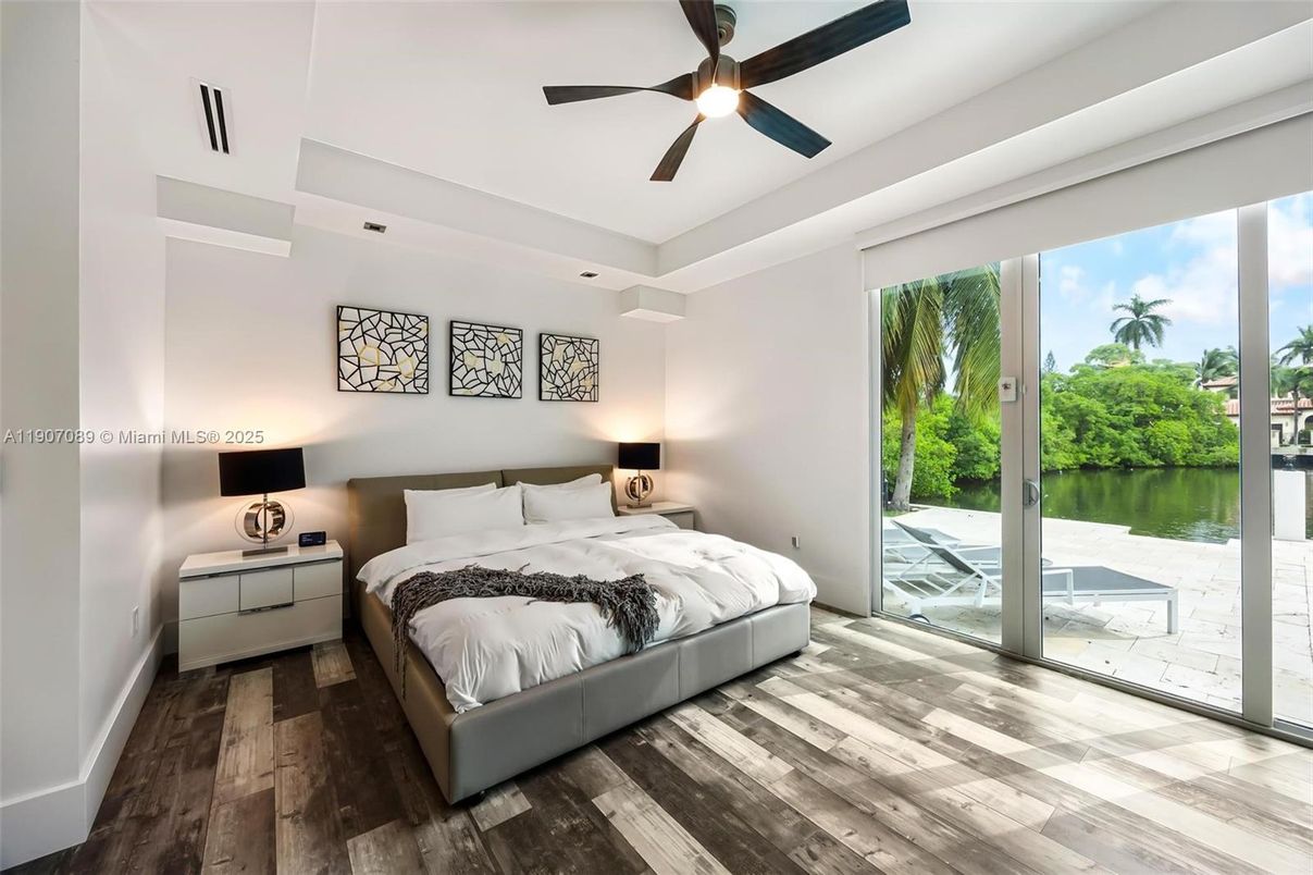 Bedroom, Interior, Recessed Lighting, Water, Wood Texture Flooring