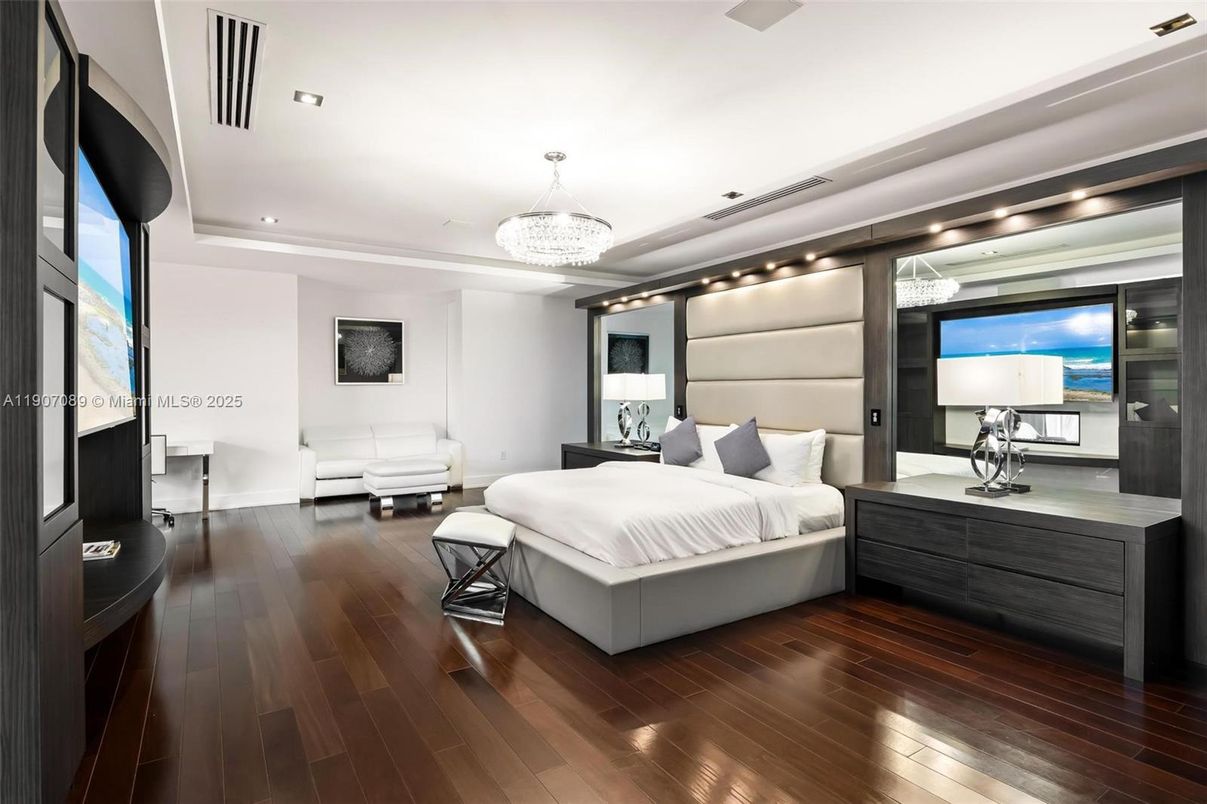 Bedroom, Chandelier, Interior, Recessed Lighting, Wood Texture Flooring