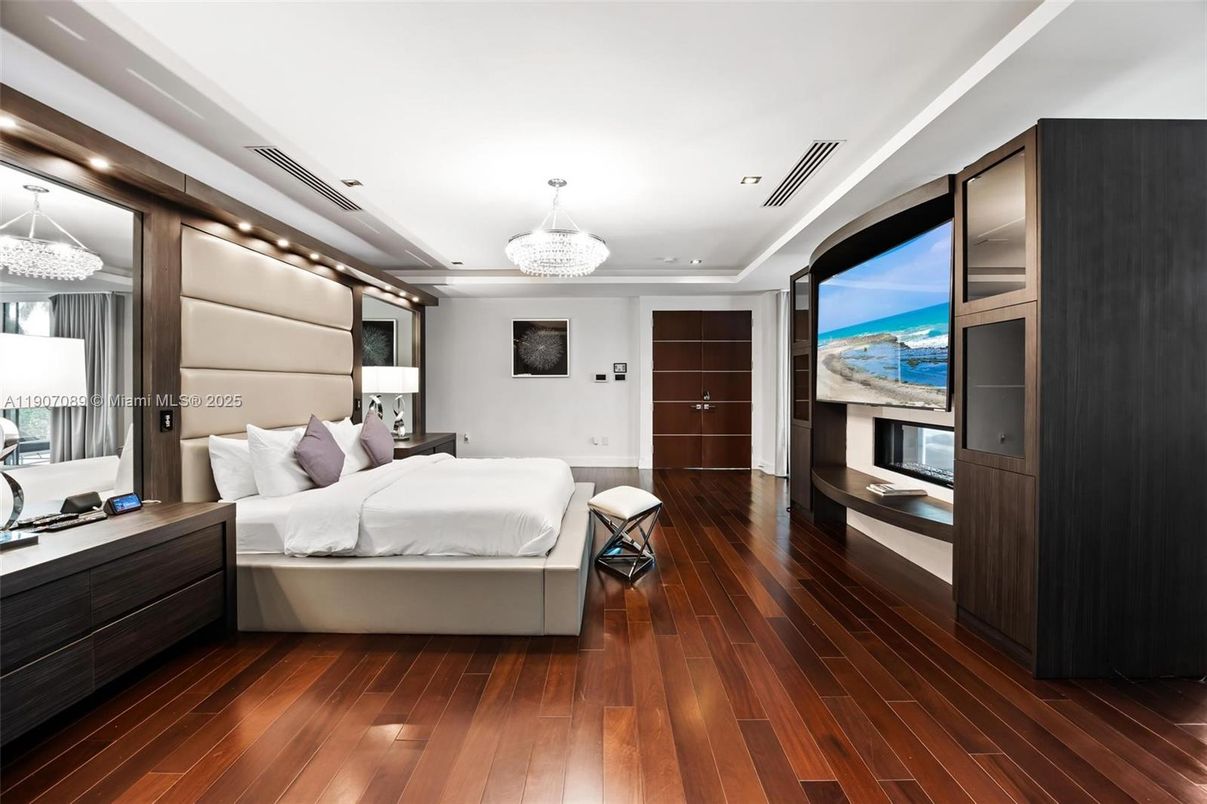 Bedroom, Chandelier, Interior, Recessed Lighting, Water, Wood Texture Flooring