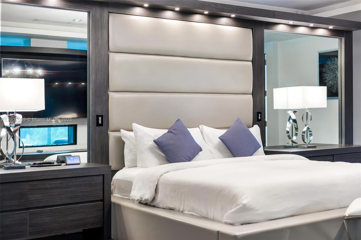 Bedroom, Interior, Recessed Lighting