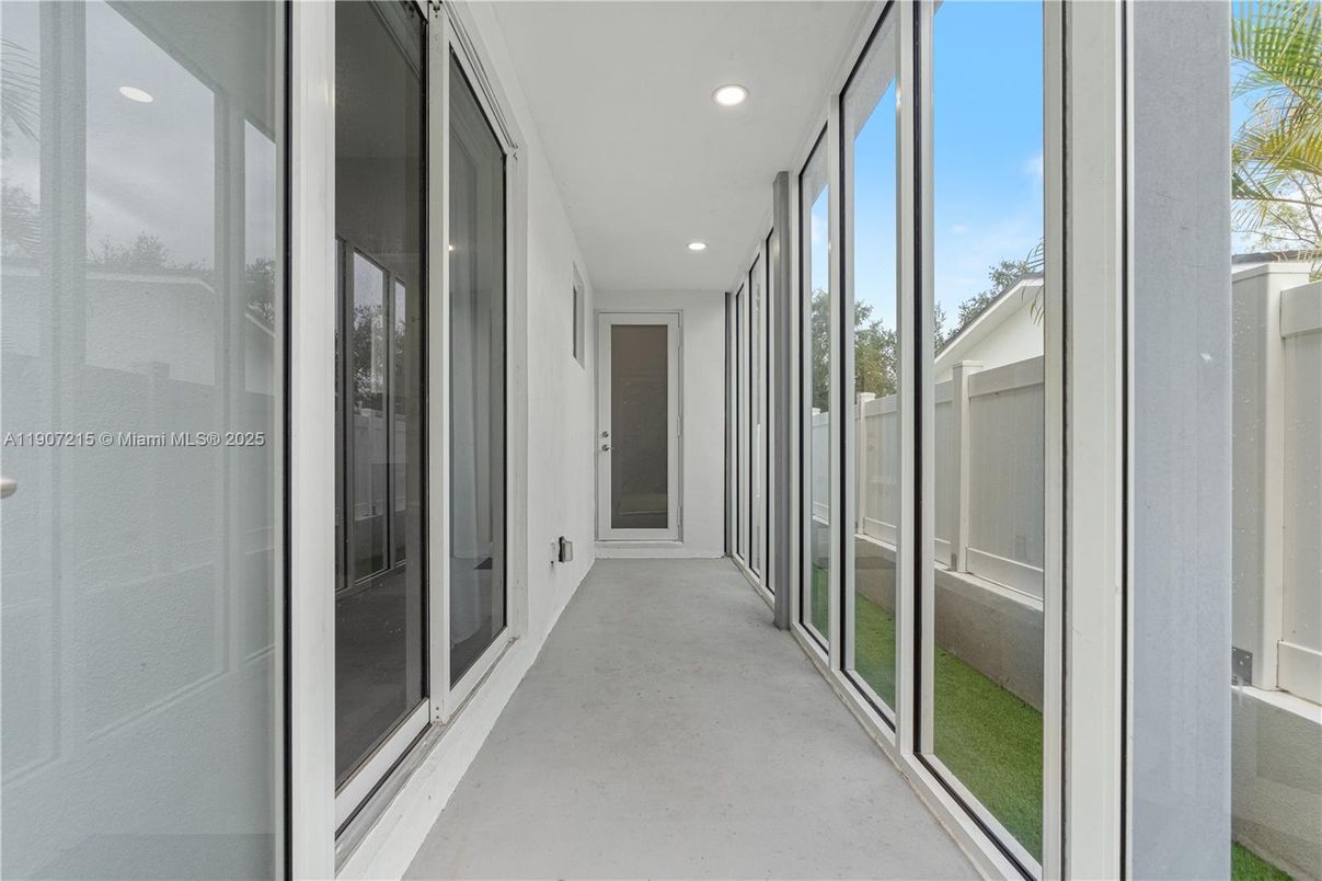 Interior, Recessed Lighting, Sun Room