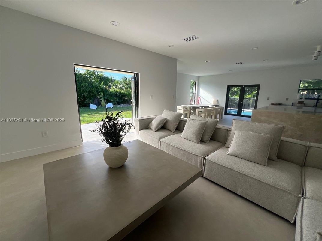 Game Room, Interior, Living room, Recessed Lighting