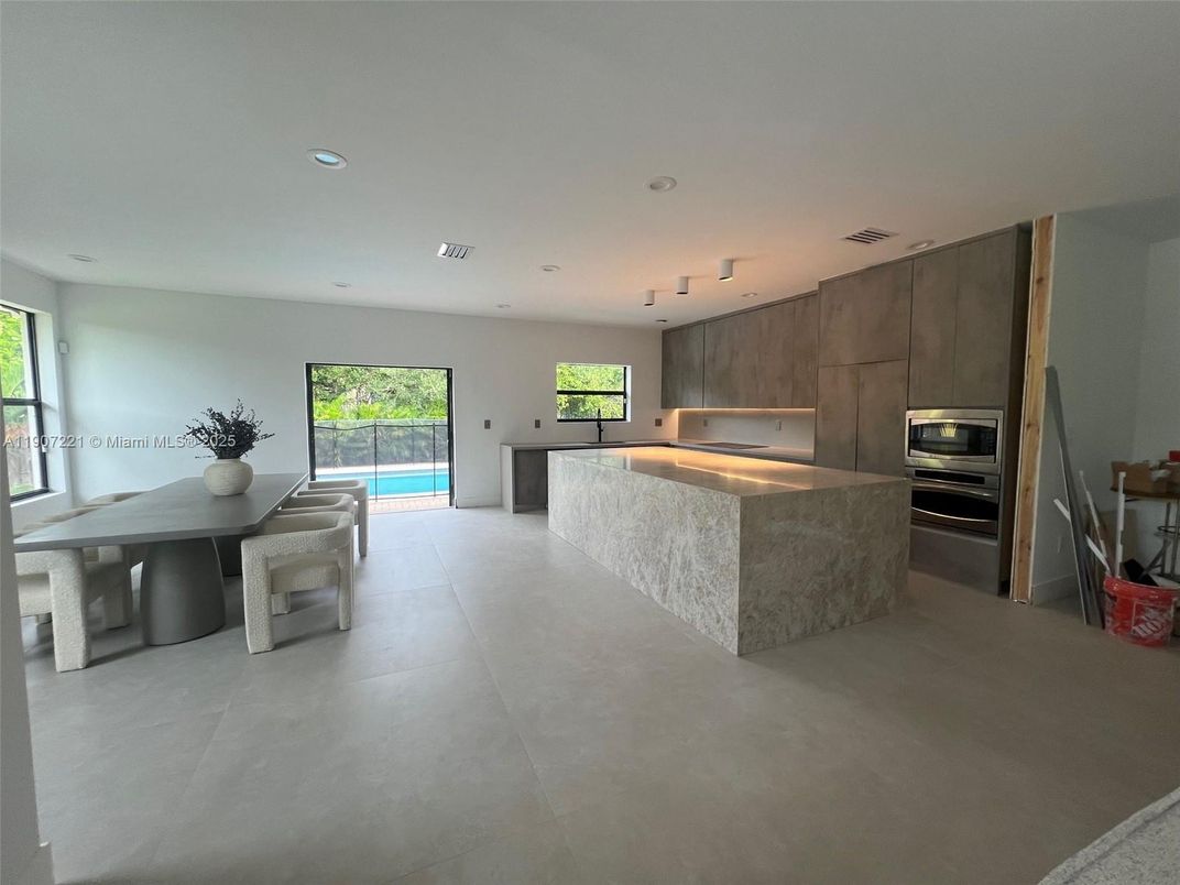 Dining room, Interior, Kitchen, Recessed Lighting, Stainless Steel Appliances