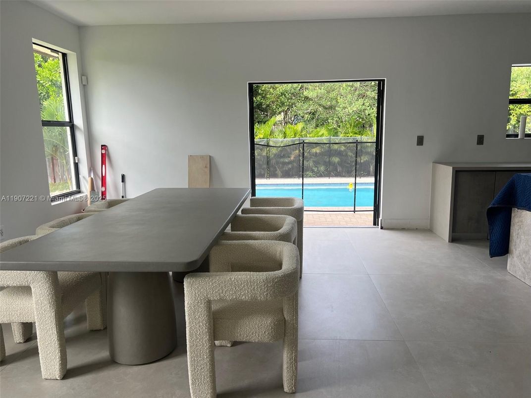 Dining room, Interior