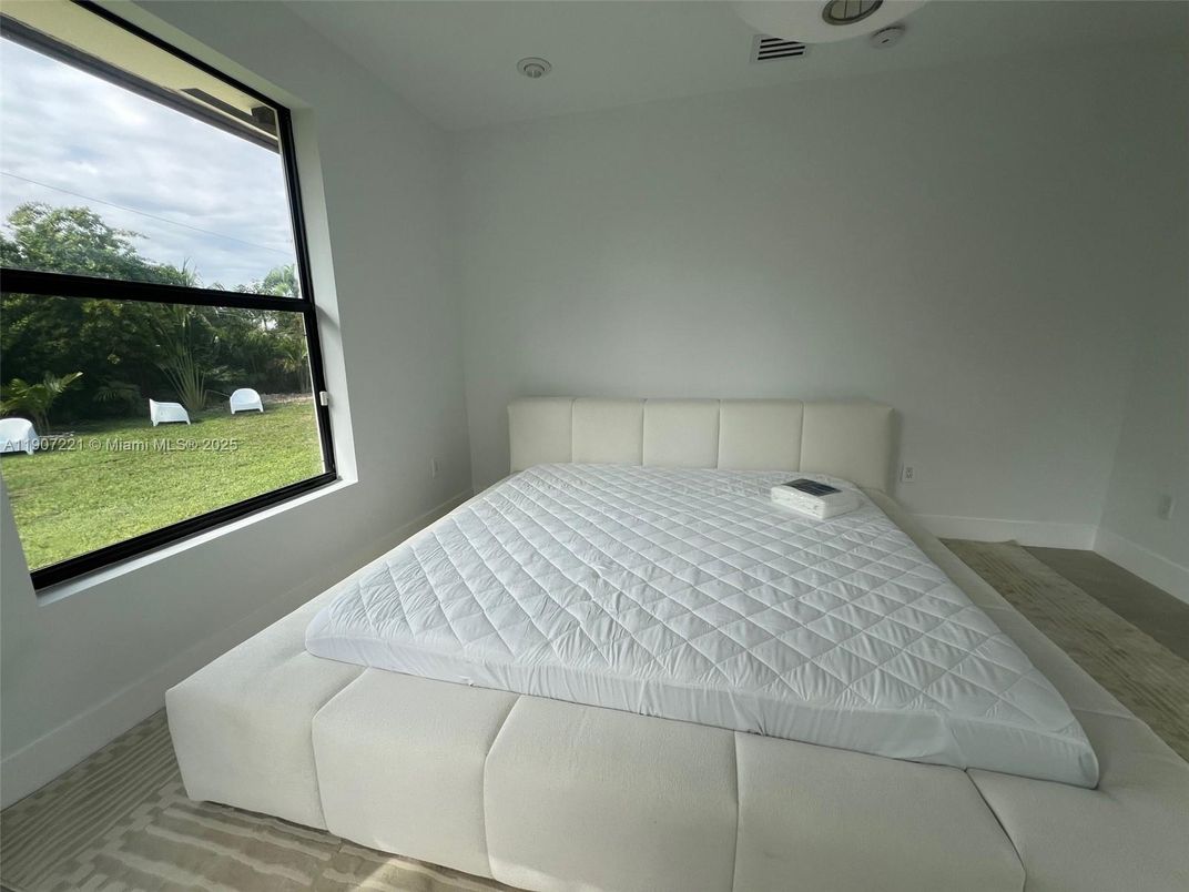 Bedroom, Hot Tub, Interior, Recessed Lighting