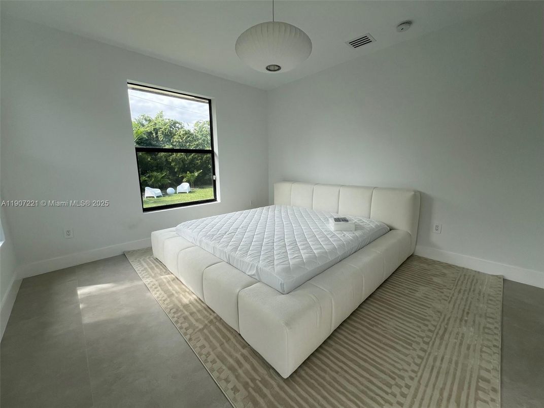Bedroom, Interior, Pendant Lights