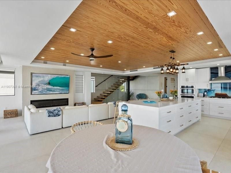 Interior, Kitchen, Living room, Pendant Lights, Recessed Lighting, Stainless Steel Appliances, Wooden Ceilings