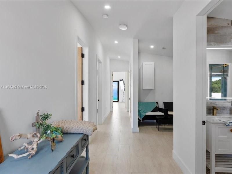 Interior, Recessed Lighting, Wood Texture Flooring