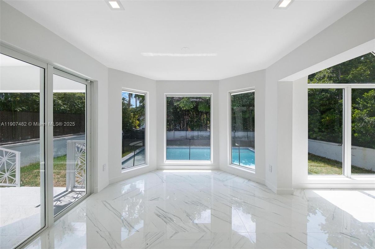 Empty room, Interior, Marble, Sun Room