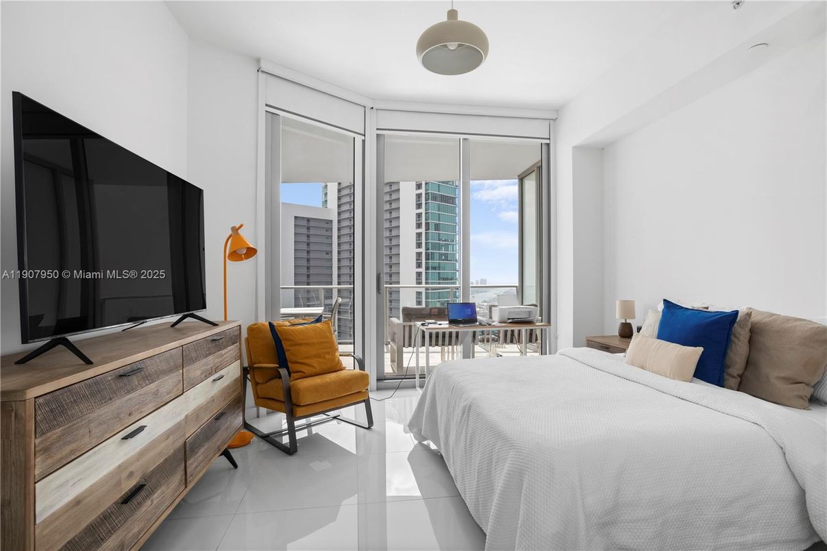 Bedroom, Interior, Water