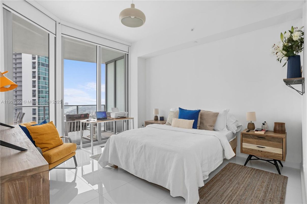 Bedroom, Interior, Water