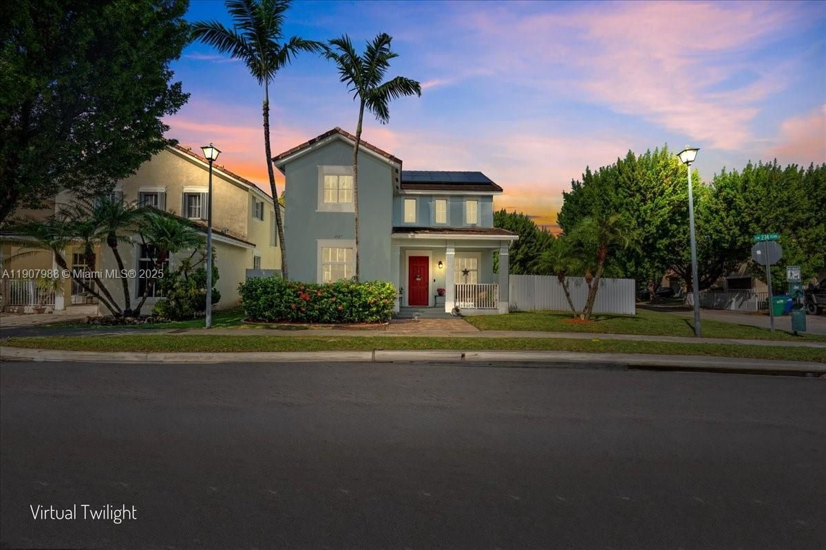 Exterior, Facade, Mediterranean