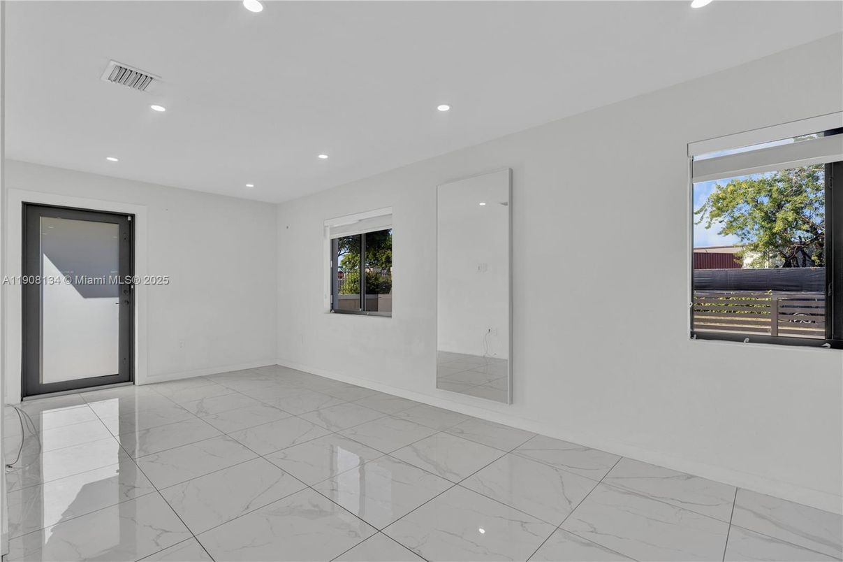 Empty room, Interior, Marble, Recessed Lighting