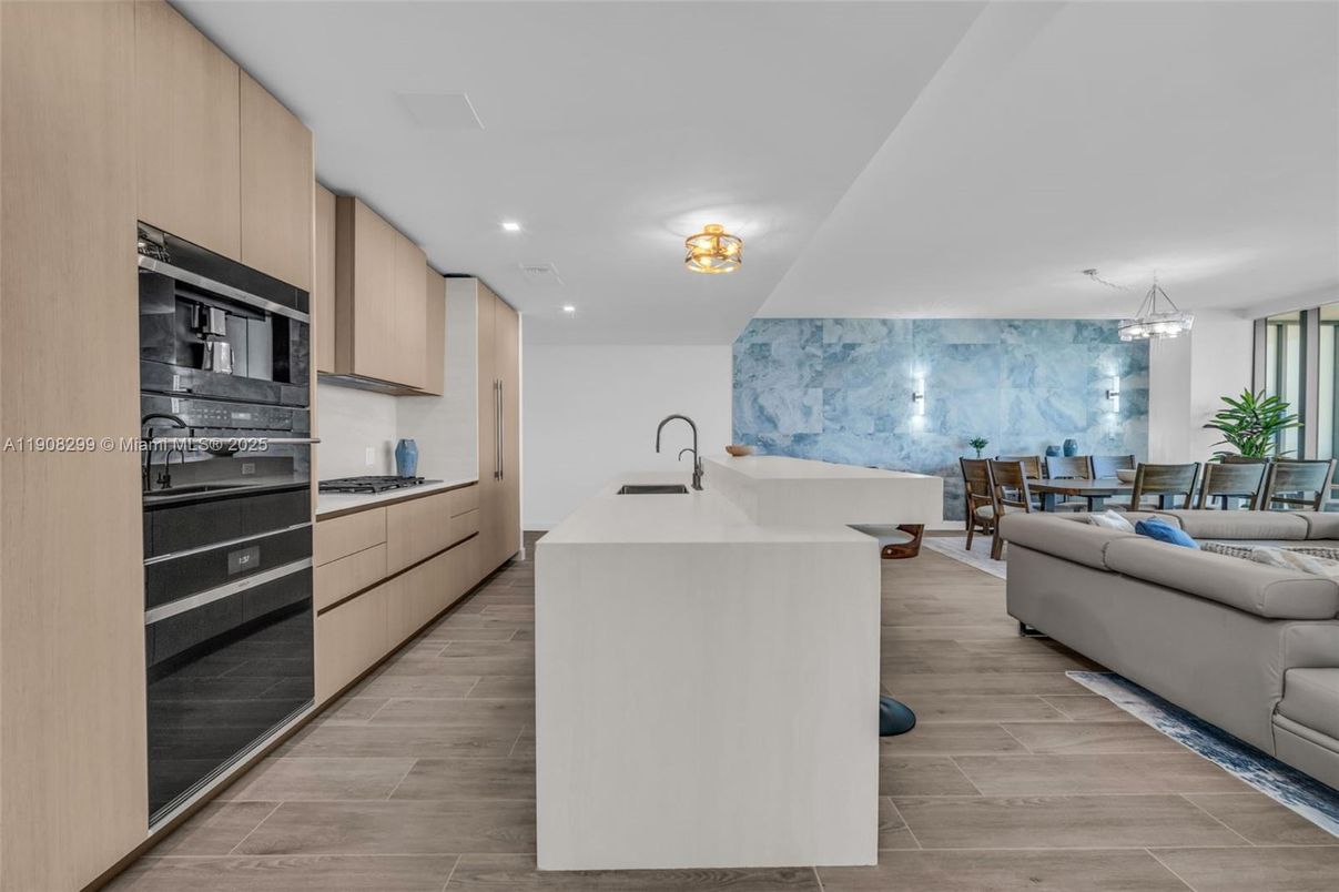 Dining room, Interior, Kitchen, Living room, Pendant Lights, Recessed Lighting, Wood Texture Flooring