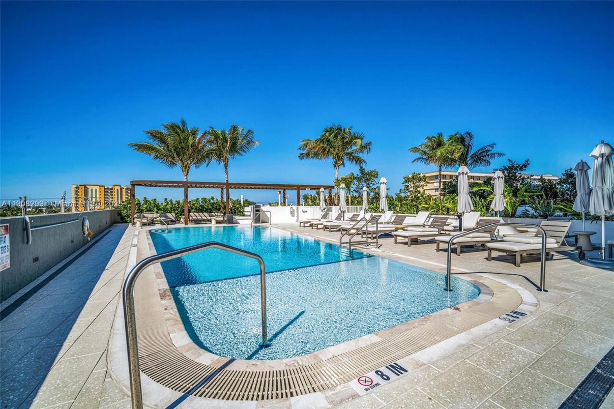 Exterior, Pool, Water