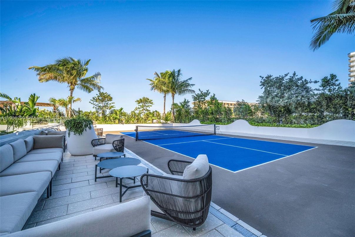 Exterior, Tennis Courts