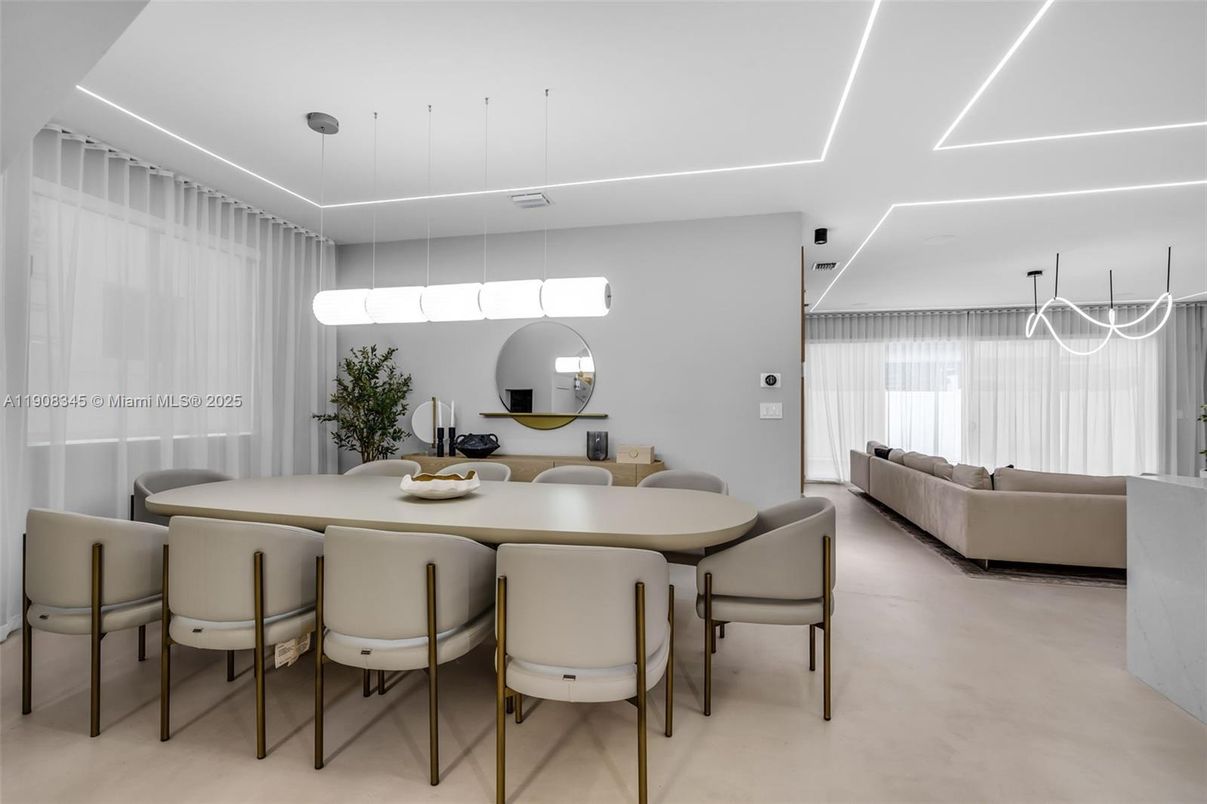 Dining room, Interior, Living room, Pendant Lights