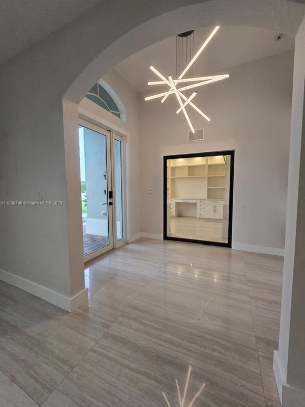 Empty room, Interior, Pendant Lights