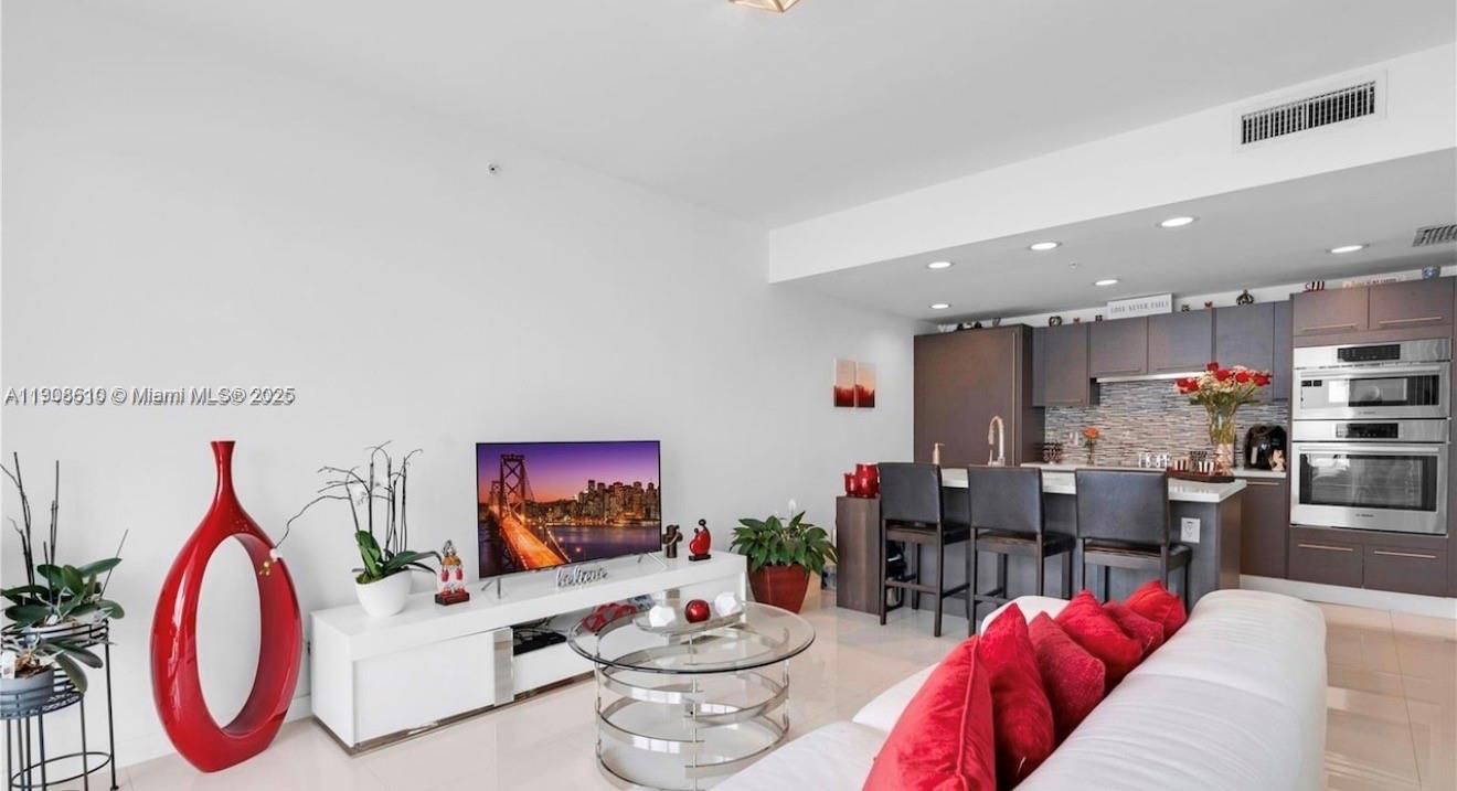 Interior, Kitchen, Living room, Recessed Lighting, Stainless Steel Appliances