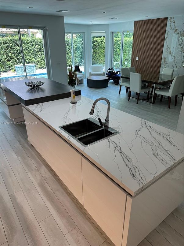 Dining room, Interior, Kitchen, Recessed Lighting, Wood Texture Flooring